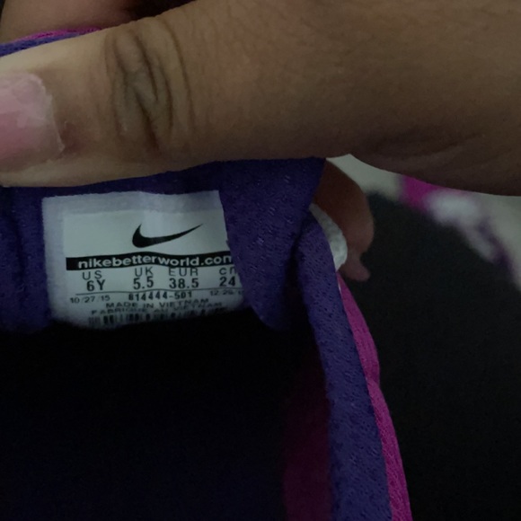 Nike Exercise Shoes - Picture 2 of 4